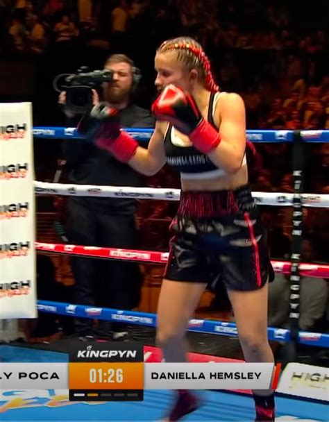 daniella hemsley flasg|Kingpyn Boxing video: Daniella Hemsley flashes fans after。